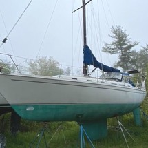 Ericson yachts 38