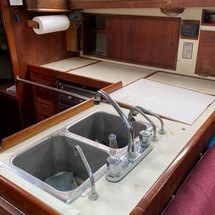 Ericson yachts 38