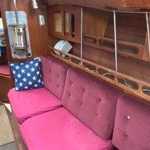 Ericson yachts 38