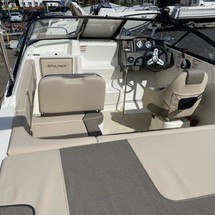 Bayliner VR5 Cuddy