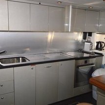 Sunseeker Predator 82