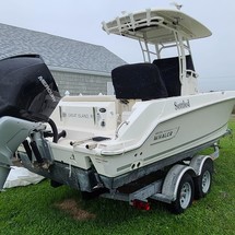 Boston Whaler 230 Outrage