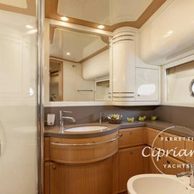 Ferretti 830