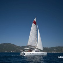 Lagoon 421