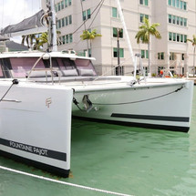 Fountaine Pajot Lucia 40