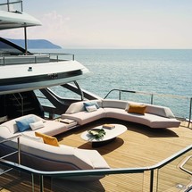 AZIMUT GRANDE 38 METRI TRI-DECK