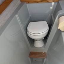 Glacier bay isle runner blue hull 2670