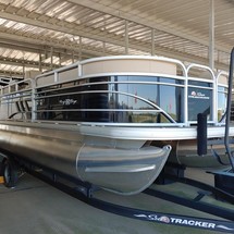Sun Tracker Party Barge 22 DLX