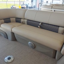 Sun Tracker Party Barge 22 DLX