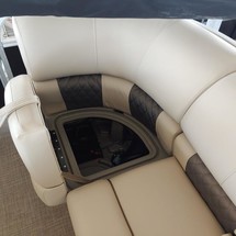 Sun Tracker Party Barge 22 DLX