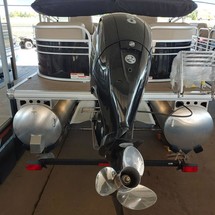Sun Tracker Party Barge 22 DLX