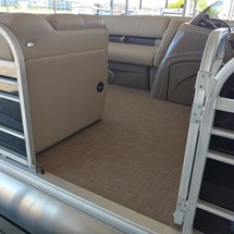 Sun Tracker Party Barge 22 DLX