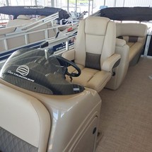 Sun Tracker Party Barge 22 DLX