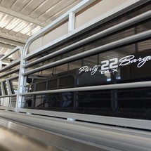 Sun Tracker Party Barge 22 DLX