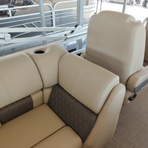 Sun Tracker Party Barge 22 DLX