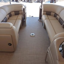 Sun Tracker Party Barge 22 DLX