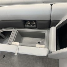 Premier Pontoons Navigator 220
