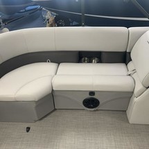 Premier Pontoons Navigator 220