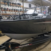 Tracker Targa V-19 WT