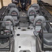 Tracker Targa V-19 WT