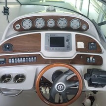 Chaparral 330 Signature