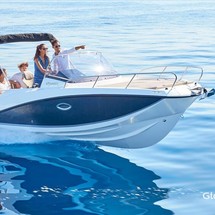 Quicksilver Activ 675 Sundeck