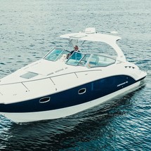 Chaparral 330 Signature