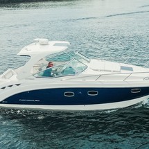 Chaparral 330 Signature