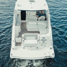 Chaparral 330 Signature