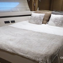 Ferretti 550