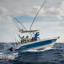 Boston Whaler 230 Outrage