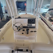 Boston Whaler 230 Outrage