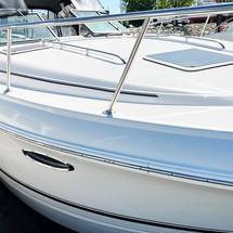 Chaparral 330 Signature