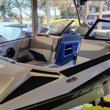 Malibu Wakesetter 22 MXZ