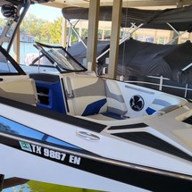 Malibu Wakesetter 22 MXZ