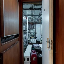 Marine trader 44 long range cruiser