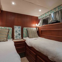 Marine trader 44 long range cruiser