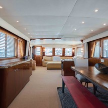 Marine trader 44 long range cruiser