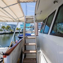 Marine trader 44 long range cruiser