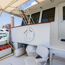 Marine trader 44 long range cruiser