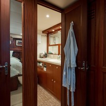 Marine trader 44 long range cruiser