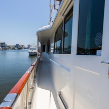 Marine trader 44 long range cruiser