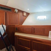Marine trader 44 long range cruiser