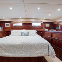 Marine trader 44 long range cruiser