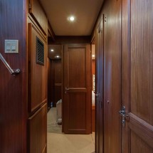 Marine trader 44 long range cruiser