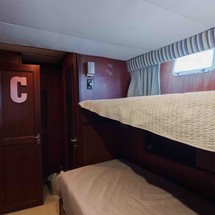 Marine trader 44 long range cruiser