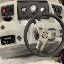 Bennington 24 sbrx