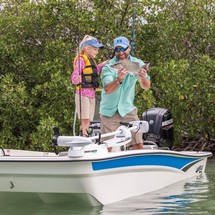 Mako Pro Skiff 17 CC