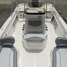 Nauticstar 211