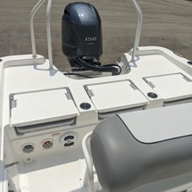 Nauticstar 211